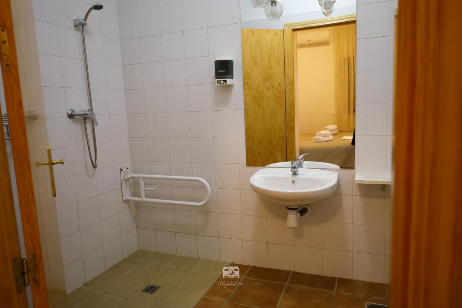 Hospedium Dlj Hostal Ben Nassar Arjona Exterior foto