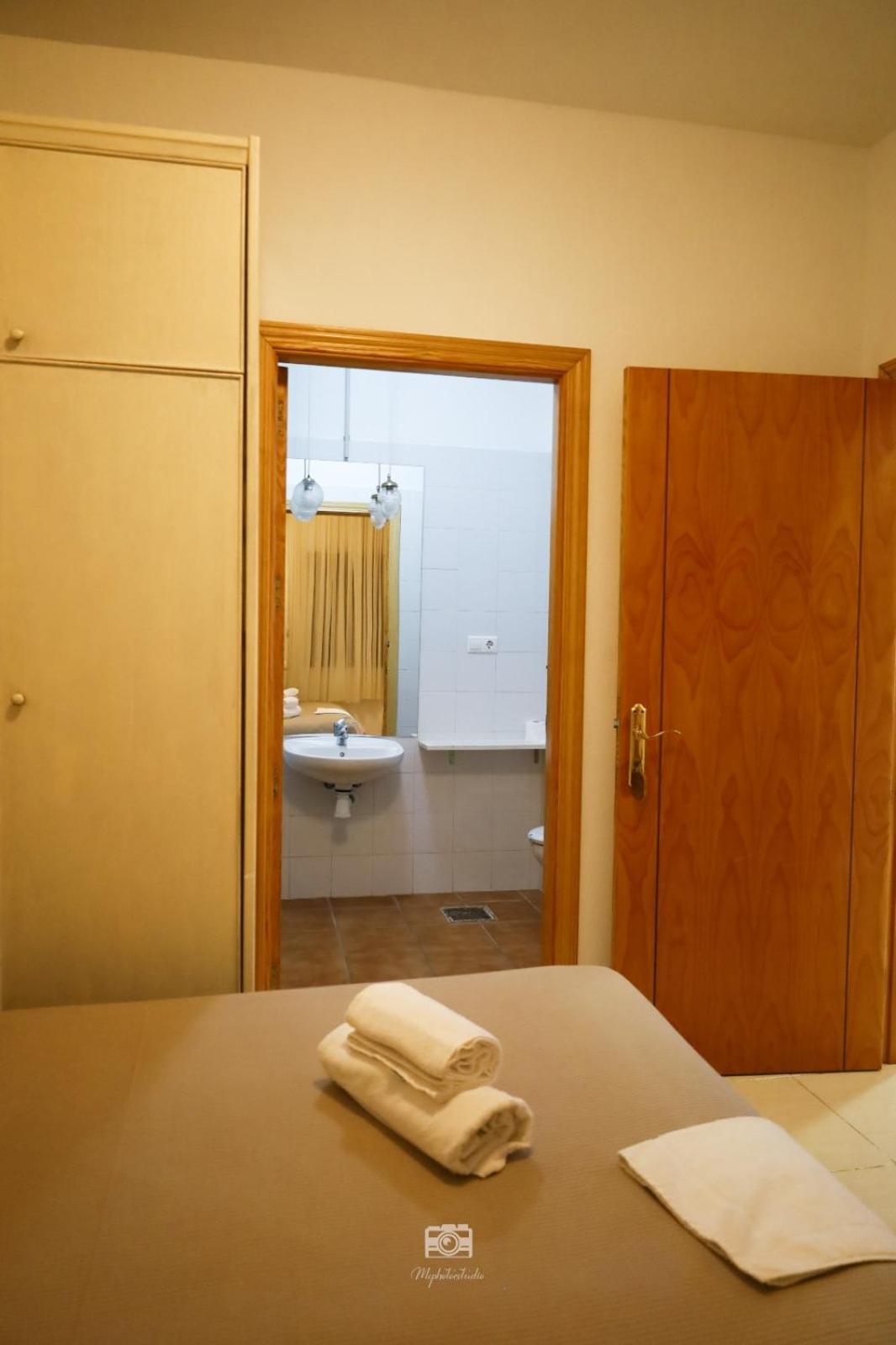 Hospedium Dlj Hostal Ben Nassar Arjona Exterior foto